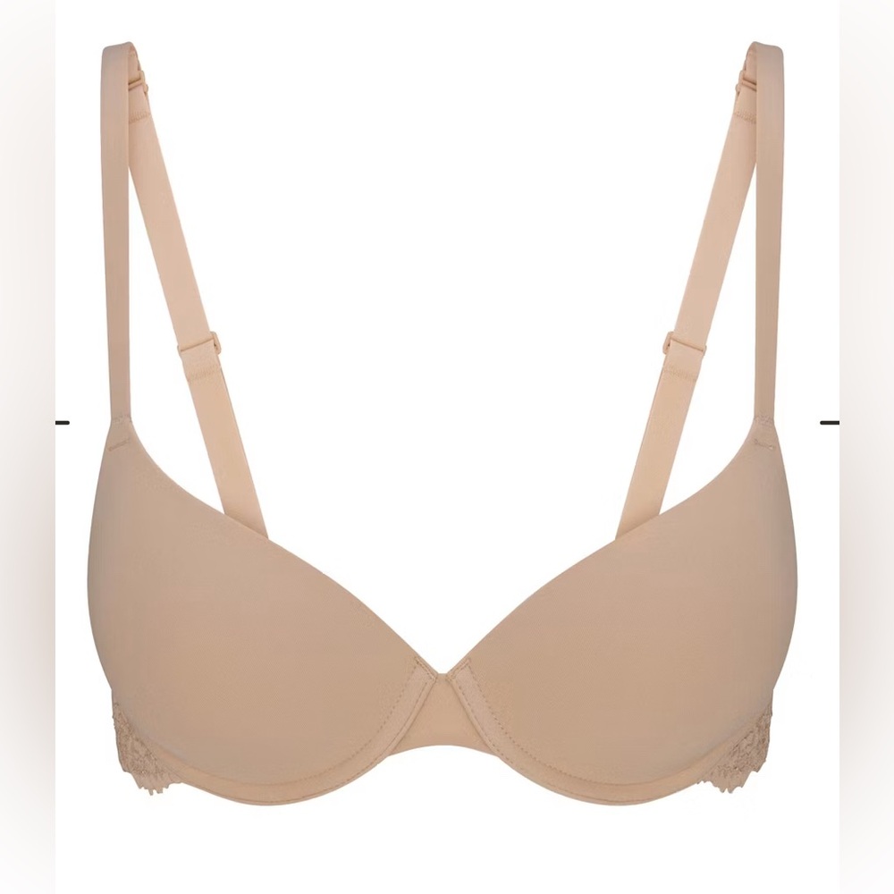 SKIMS- Fits Everybody Lace Wing T-shirt Bra